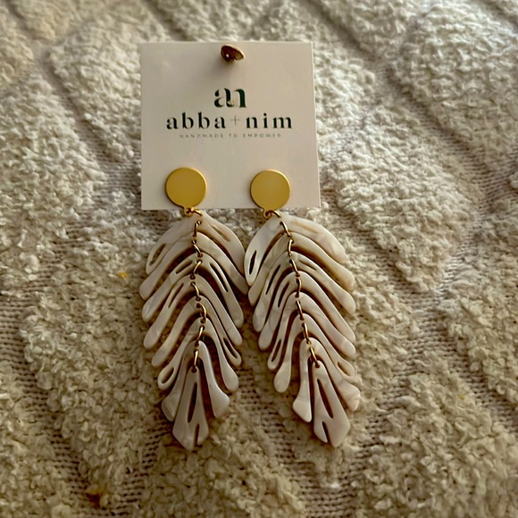 Abba & Nim Jewelry - Brand new never wore bone feather earrings